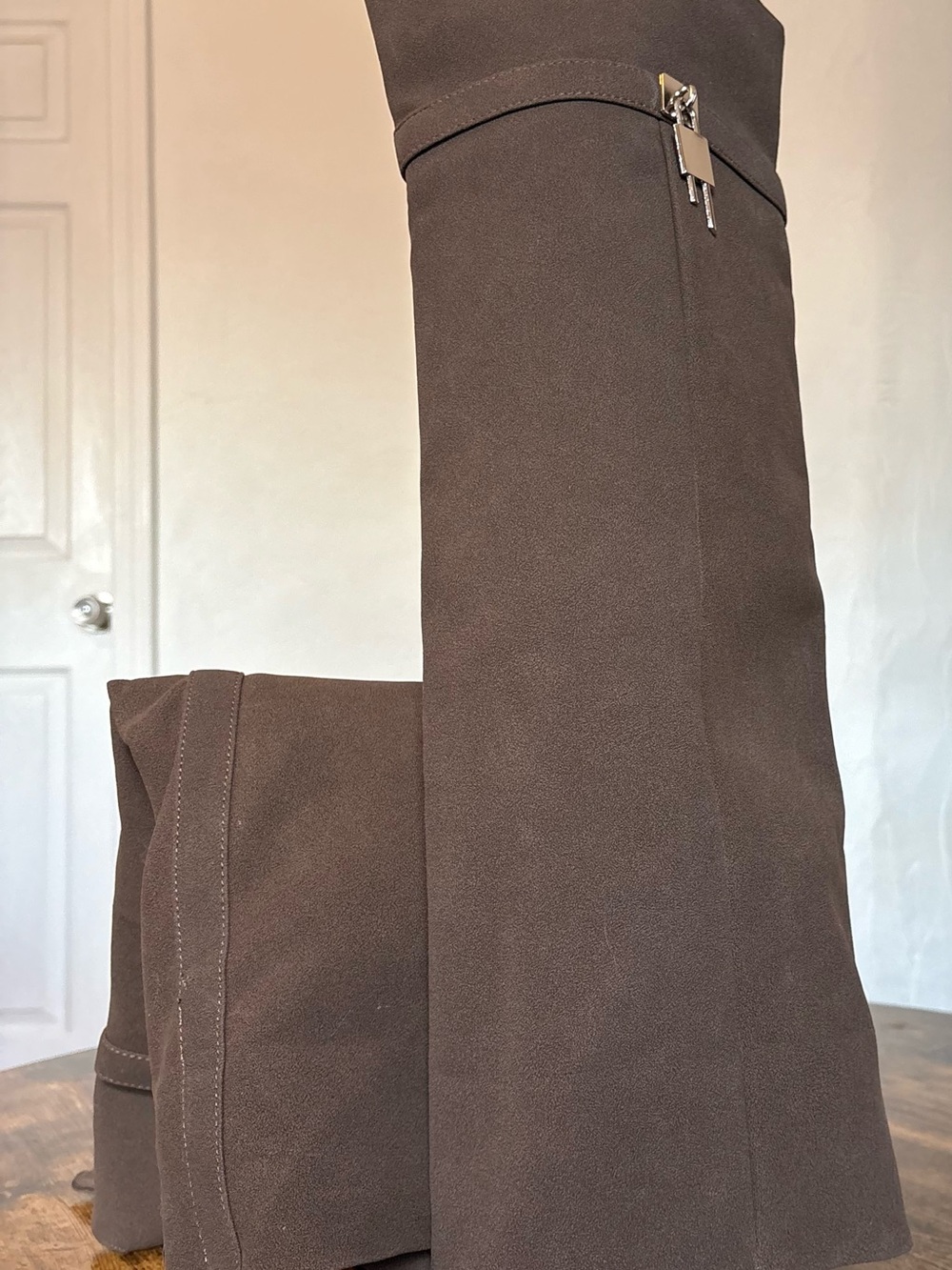 Women’s suede boots